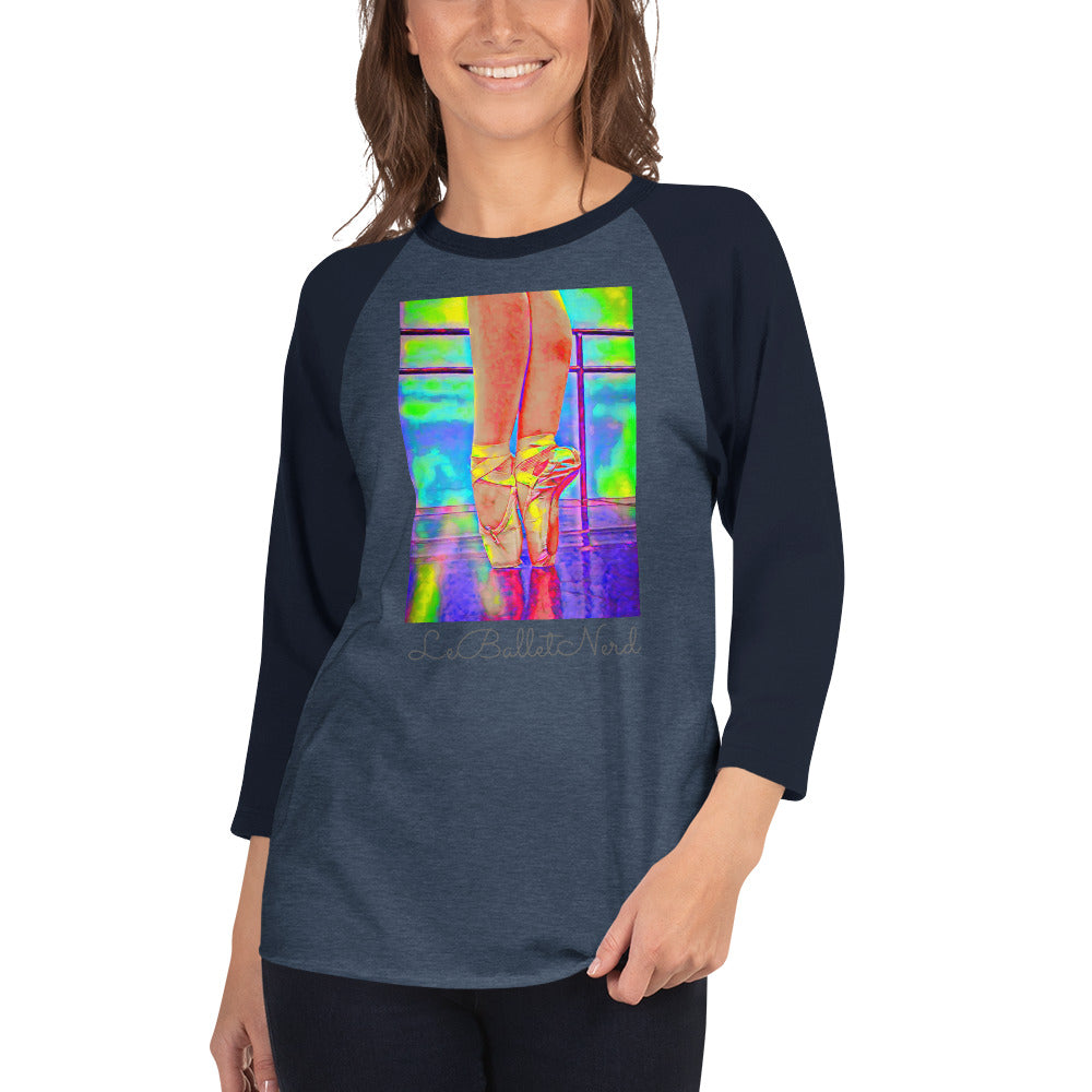 En Pointe Branded 3/4 sleeve raglan shirt