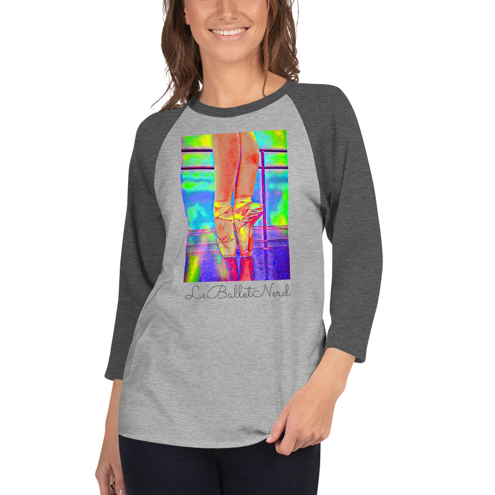 En Pointe Branded 3/4 sleeve raglan shirt